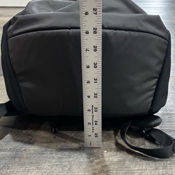 Patagonia Refugio Daypack 26L Backpack, VGUC - Picture 12 of 15